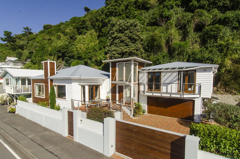 293 Karaka Bay Road, Karaka Bays, Wellington - Carousel 1