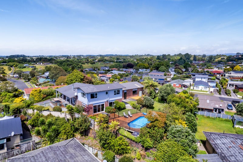 138 Govett Avenue, Frankleigh Park, New Plymouth - Carousel 1