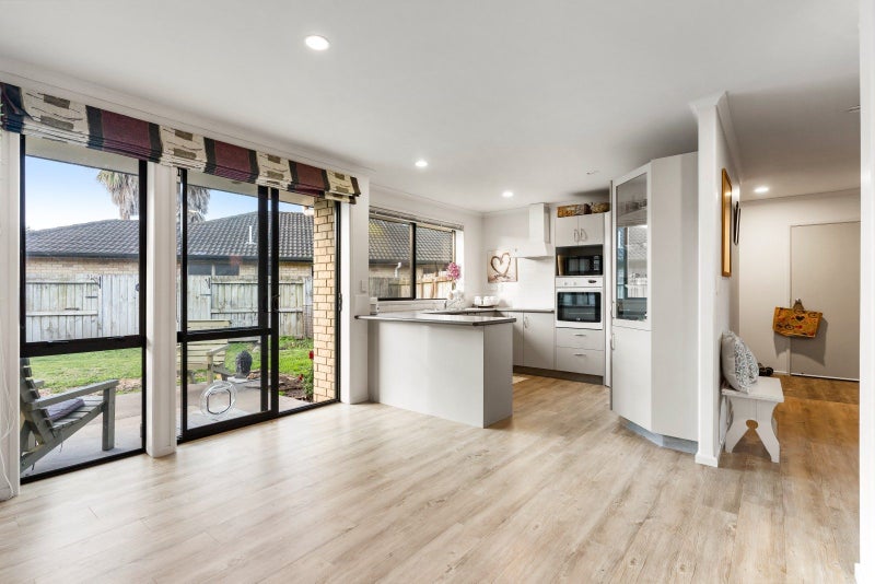 86 The Gardens Drive, Papamoa Beach, Papamoa - Carousel 2