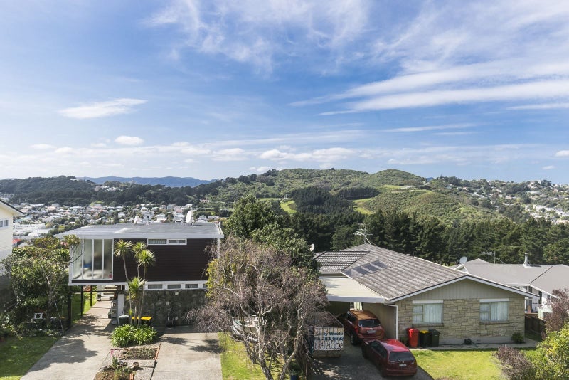 16 Breton Grove, Kingston, Wellington - Carousel 20