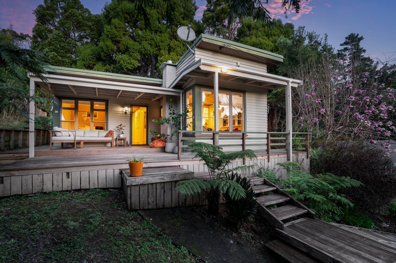 802 West Coast Road, Oratia, Auckland - Carousel 1