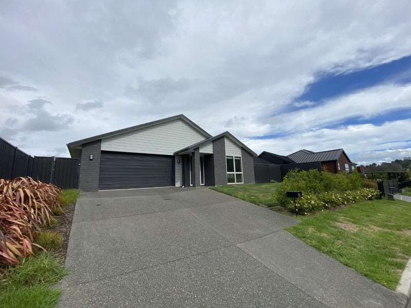 15 Springwater Lane, Pyes Pa, Tauranga - Carousel 1