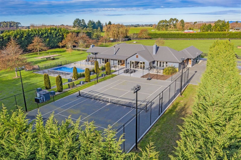 13 Bramleys Road, Flaxton - Carousel 1