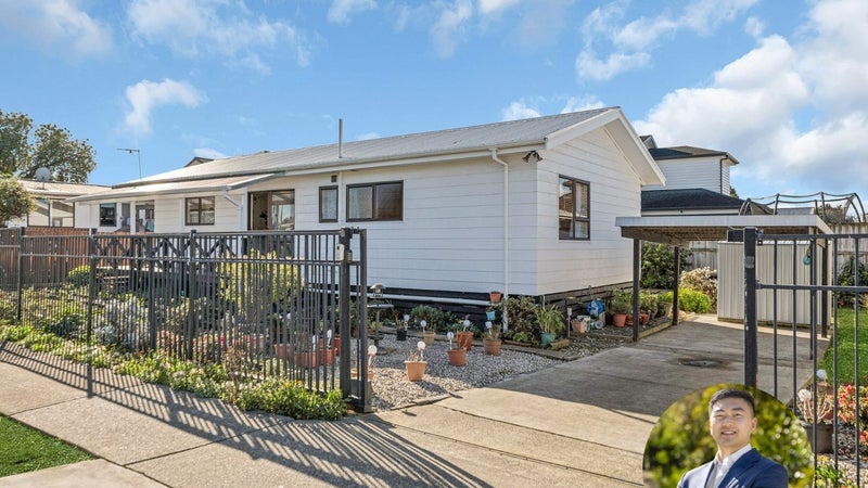 2/446 Massey Road, Mangere East, Auckland - Carousel 1