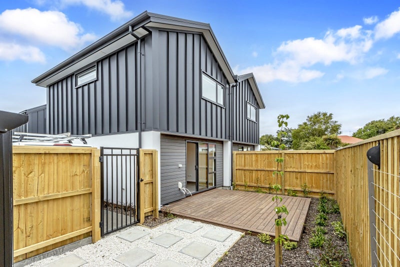 2/17 Frederick Street, Waltham, Christchurch - Carousel 1