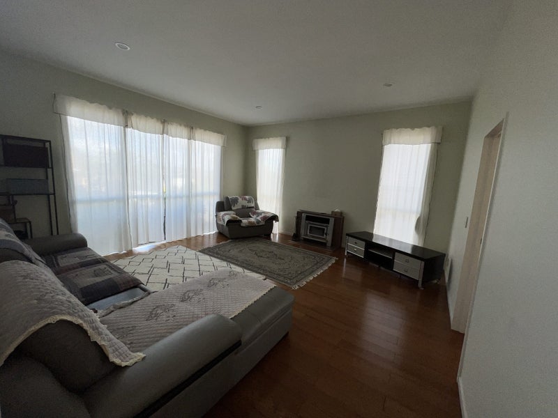 3 Mana Lane, Pinehill, Auckland - Carousel 2