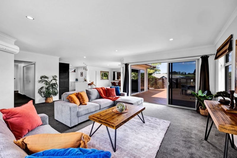 15C Anderson Way, Highlands Park, New Plymouth - Carousel 1