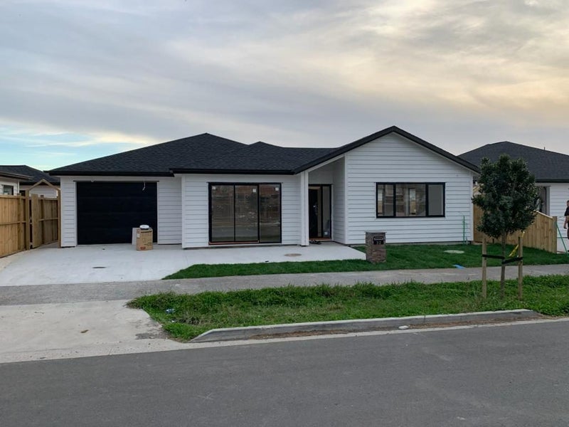 32 Koroheke Road, Takanini, Auckland - Carousel 1