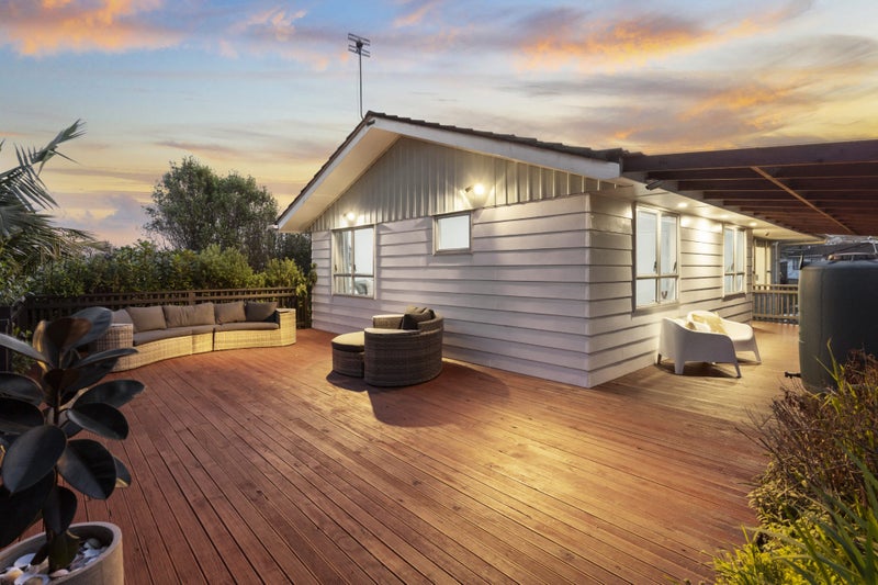 50 Glenbervie Crescent, Massey, Auckland - Carousel 1