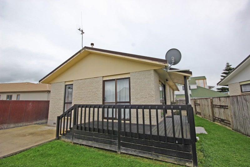 19A Cedar Grove, Highbury, Palmerston North - Carousel 1