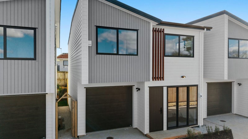 13 Blanche Way, Half Moon Bay, Auckland - Carousel 1