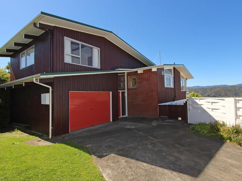 7 Ardal Grove, Tirohanga, Lower Hutt - Carousel 1