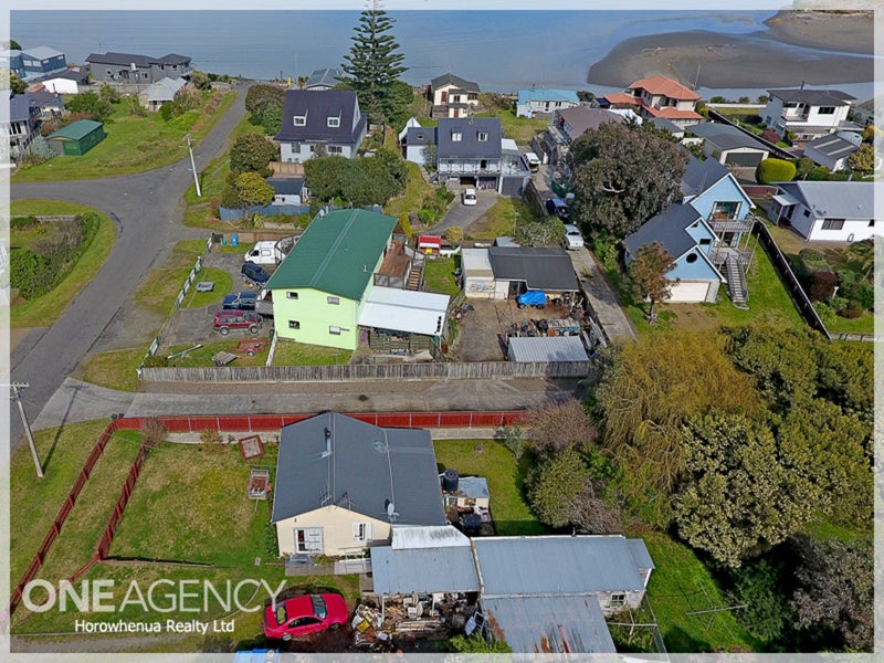 13 Robbie Street, Foxton Beach, Foxton - Carousel 1