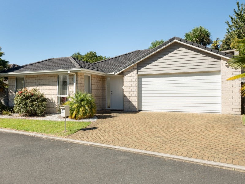 4 Barossa Way, Brookfield, Tauranga - Carousel 1