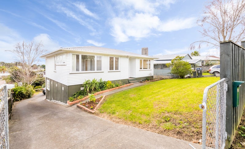 44 Maioro Street, New Windsor, Auckland - Carousel 1