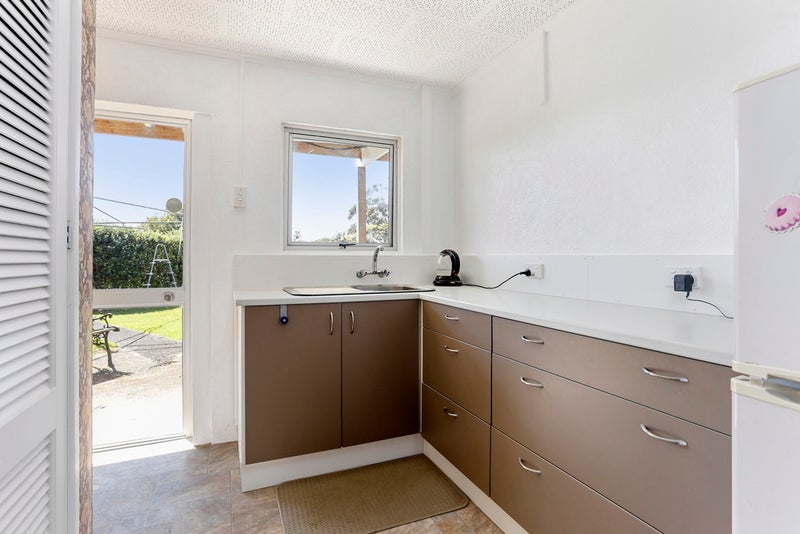 16 Mcmurray Road, Papakura - Carousel 13