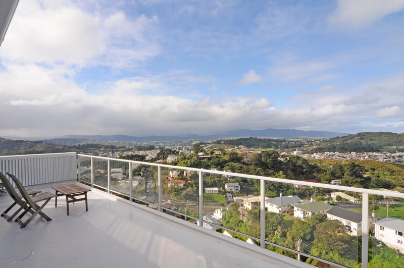 7 Whaui Street, Vogeltown, Wellington - Carousel 1