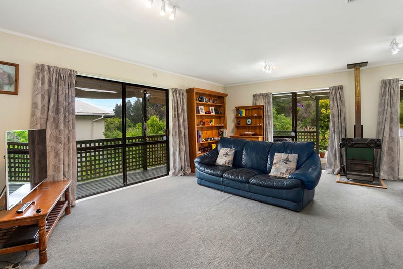 38 Elmslie Road, Pinehaven, Upper Hutt - Carousel 2