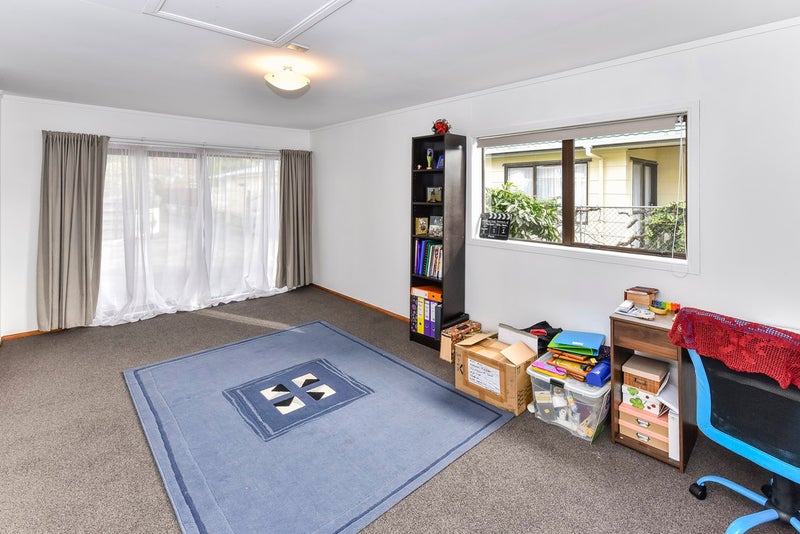 2/5 Edmund Hillary Avenue, Papakura, Papakura - Carousel 13