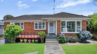 5 Roseburn Place, Pakuranga, Auckland - Carousel 1