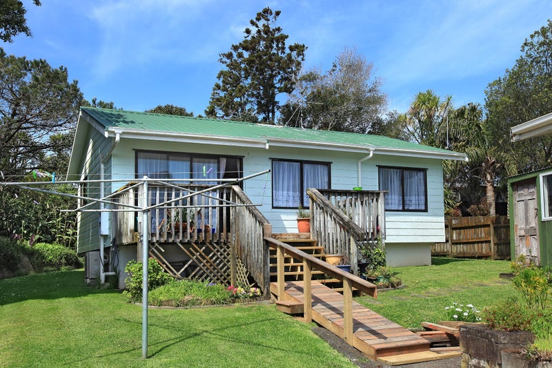 5 Noall Street, Te Atatu Peninsula, Auckland - Carousel 2