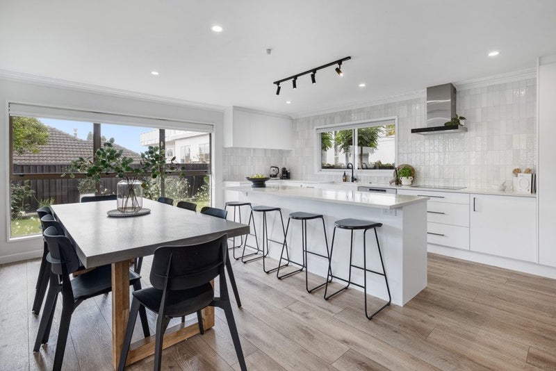 25 Fraser Street, Tauranga South, Tauranga - Carousel 2