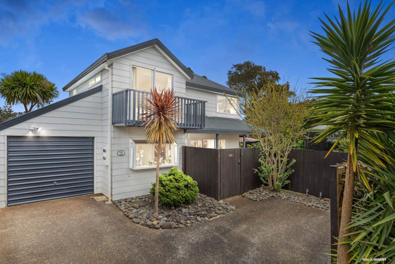 2/41 Colwill Road, Massey, Auckland - Carousel 1