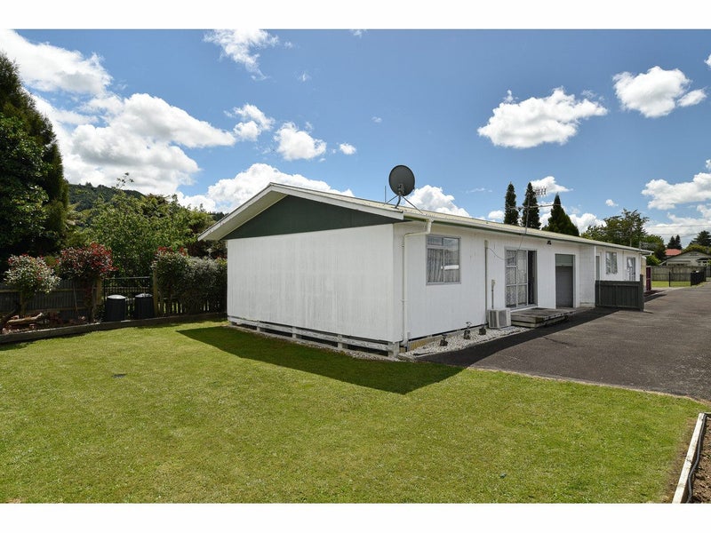 33B Kawaha Point Road, Fairy Springs, Rotorua - Carousel 2