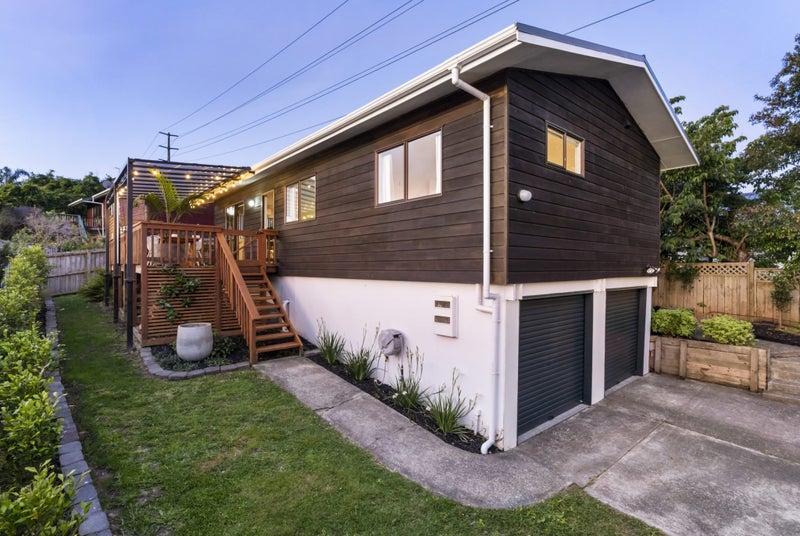 2/88 Athena Drive, Tōtara Vale, Auckland - Carousel 1