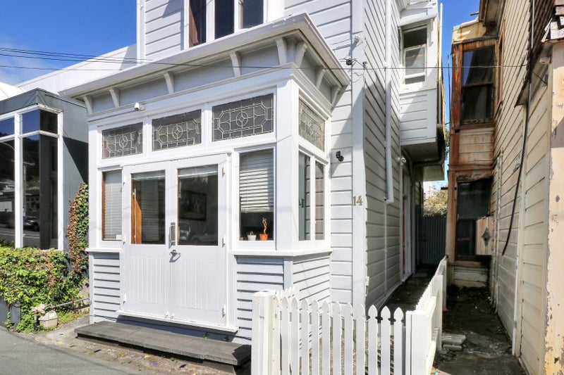 14 Elizabeth Street, Mount Victoria, Wellington - Carousel 1
