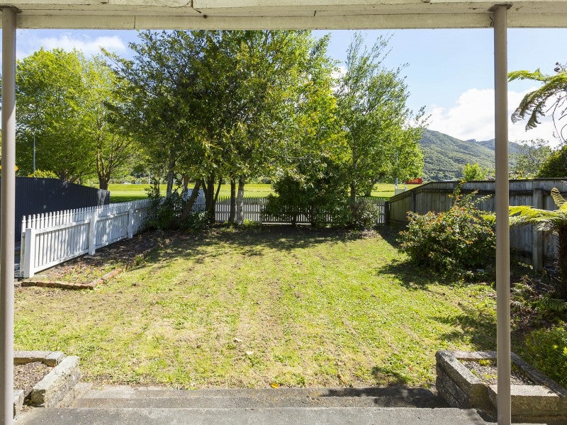 24 Riverbank Street, Ebdentown, Upper Hutt - Carousel 26
