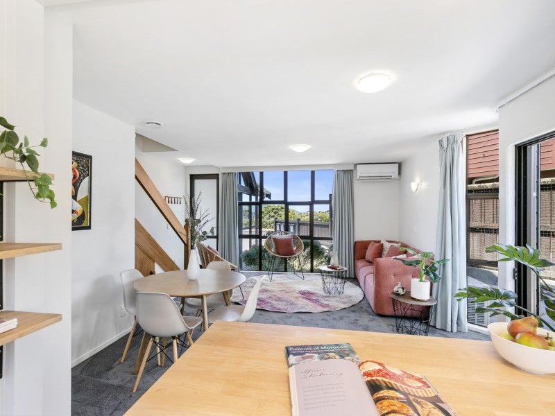 7 Tamahine Street, Maupuia, Wellington - Carousel 2