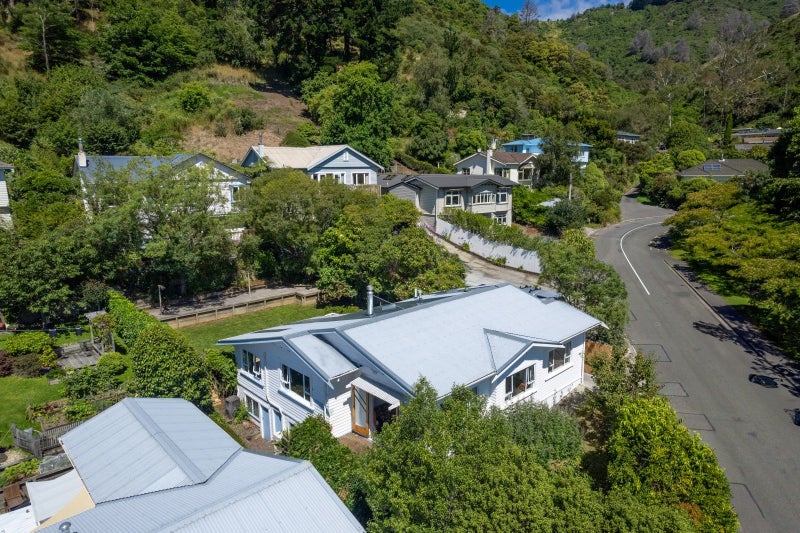 170 Cleveland Terrace, Maitai, Nelson - Carousel 2