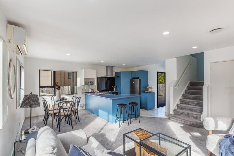 217A Onewa Road, Birkenhead, Auckland - Carousel 1