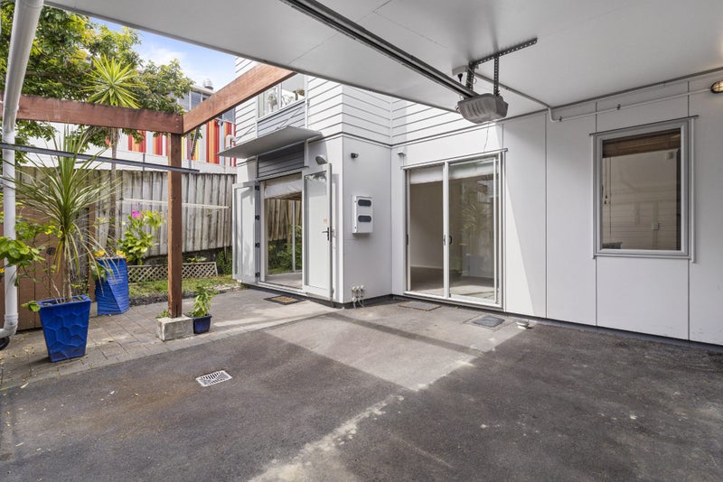 2/3 Wagener Place, Mount Albert, Auckland - Carousel 2