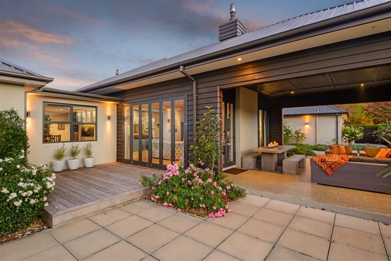 22 Heaton Drive, Christchurch - Carousel 35