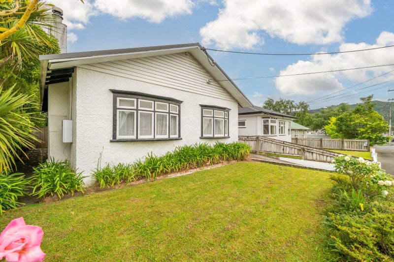 11 Exchange Street, Ebdentown, Upper Hutt - Carousel 19
