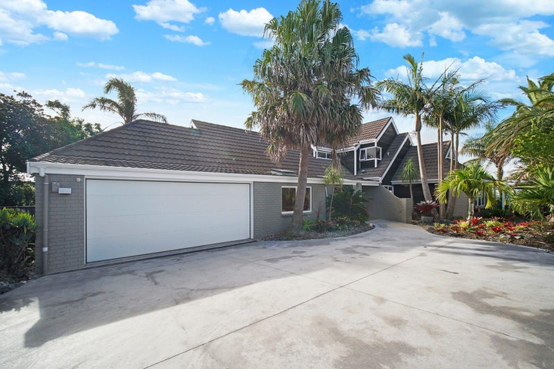 13 Gilberd Place, Torbay, Auckland - Carousel 1