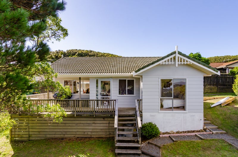 89B Montgomery Avenue, Karori, Wellington - Carousel 1