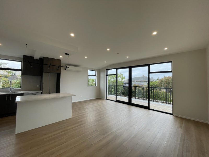 44 Montgomery Avenue, Belmont, Auckland - Carousel 2