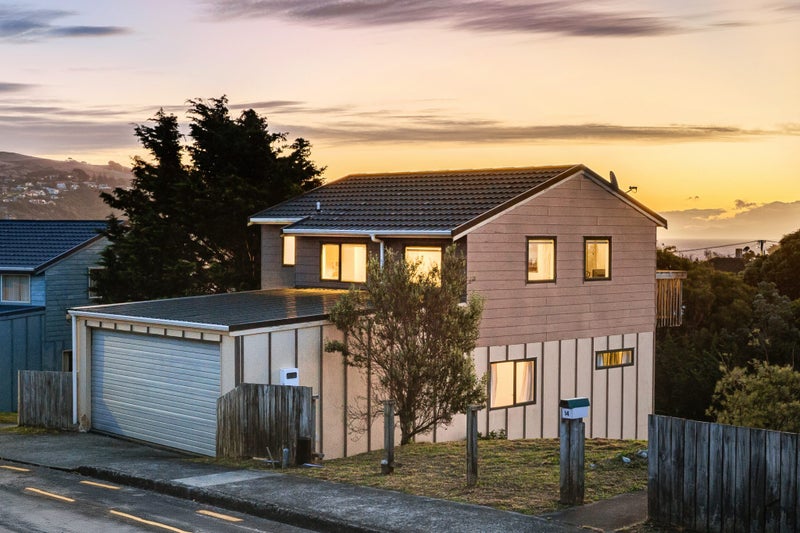 16 Morere Street, Titahi Bay, Porirua - Carousel 1