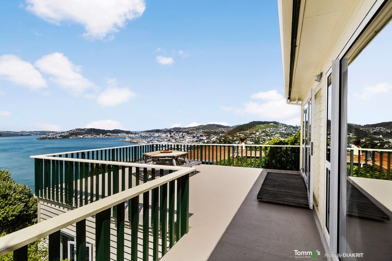 138 Nicholson Road, Khandallah, Wellington - Carousel 2