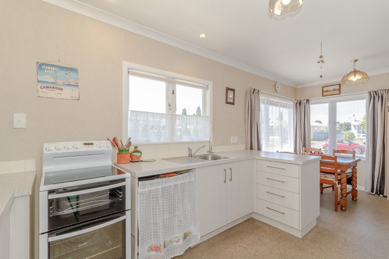 21 Oldham Avenue, Onekawa, Napier - Carousel 2