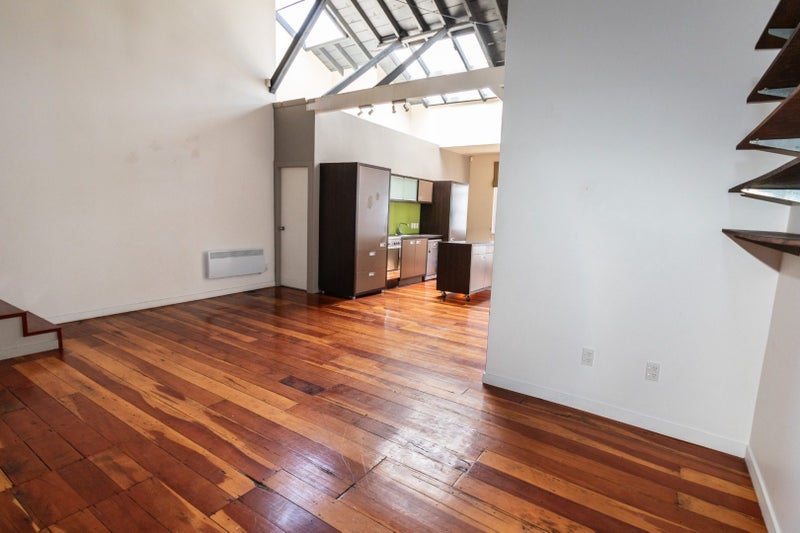 7/2 King Street, Mount Cook, Wellington - Carousel 2