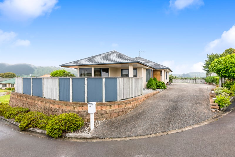 29 Crown Hill, Paraparaumu - Carousel 22
