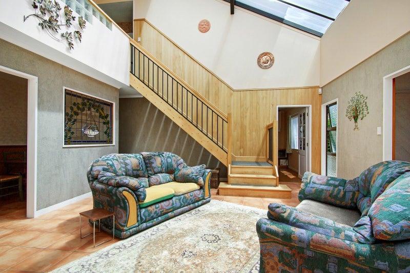 203 Holborn Drive, Stokes Valley, Lower Hutt - Carousel 2