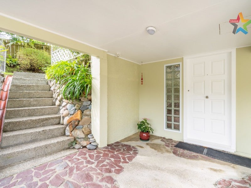 2 Christina Grove, Normandale, Lower Hutt - Carousel 2