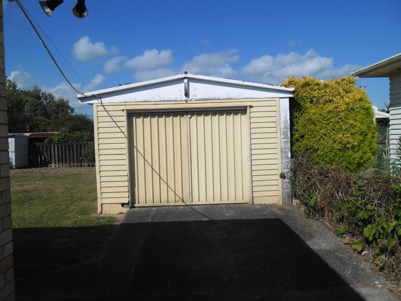 24 Liston Crescent, Hillcrest, Hamilton - Carousel 11