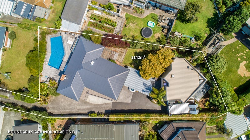10A Currey Crescent, Milford, Auckland - Carousel 1
