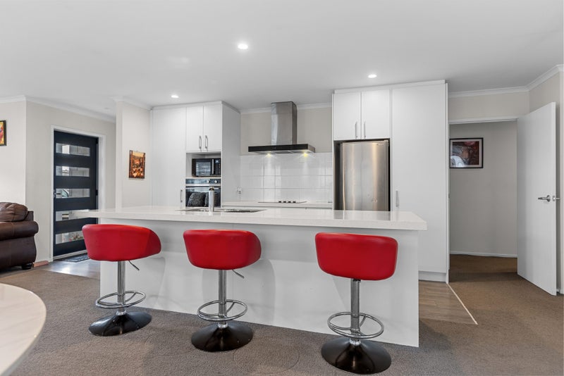 68 Puhirake Crescent, Pyes Pa, Tauranga - Carousel 1